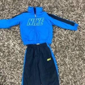 Boys 3t Nike athletic set